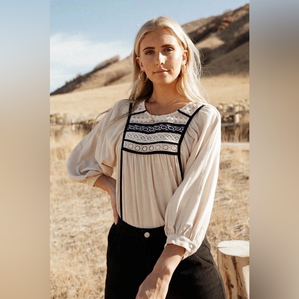 Bohme Linen Boho Top with Crocheted Details and Oversized Fit - Picture 2 of 11